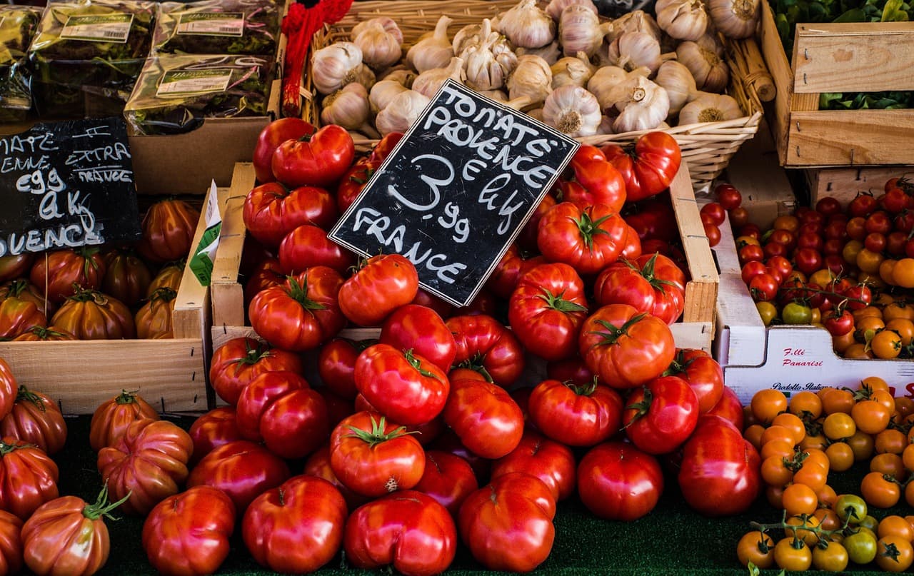 Comment profiter pleinement des marchés locaux lors de vos voyages
